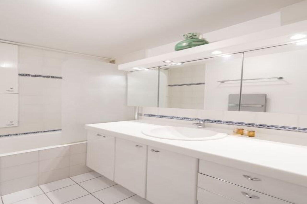 Veeve - Apartment Near Pont De Grenelle Париж Екстериор снимка