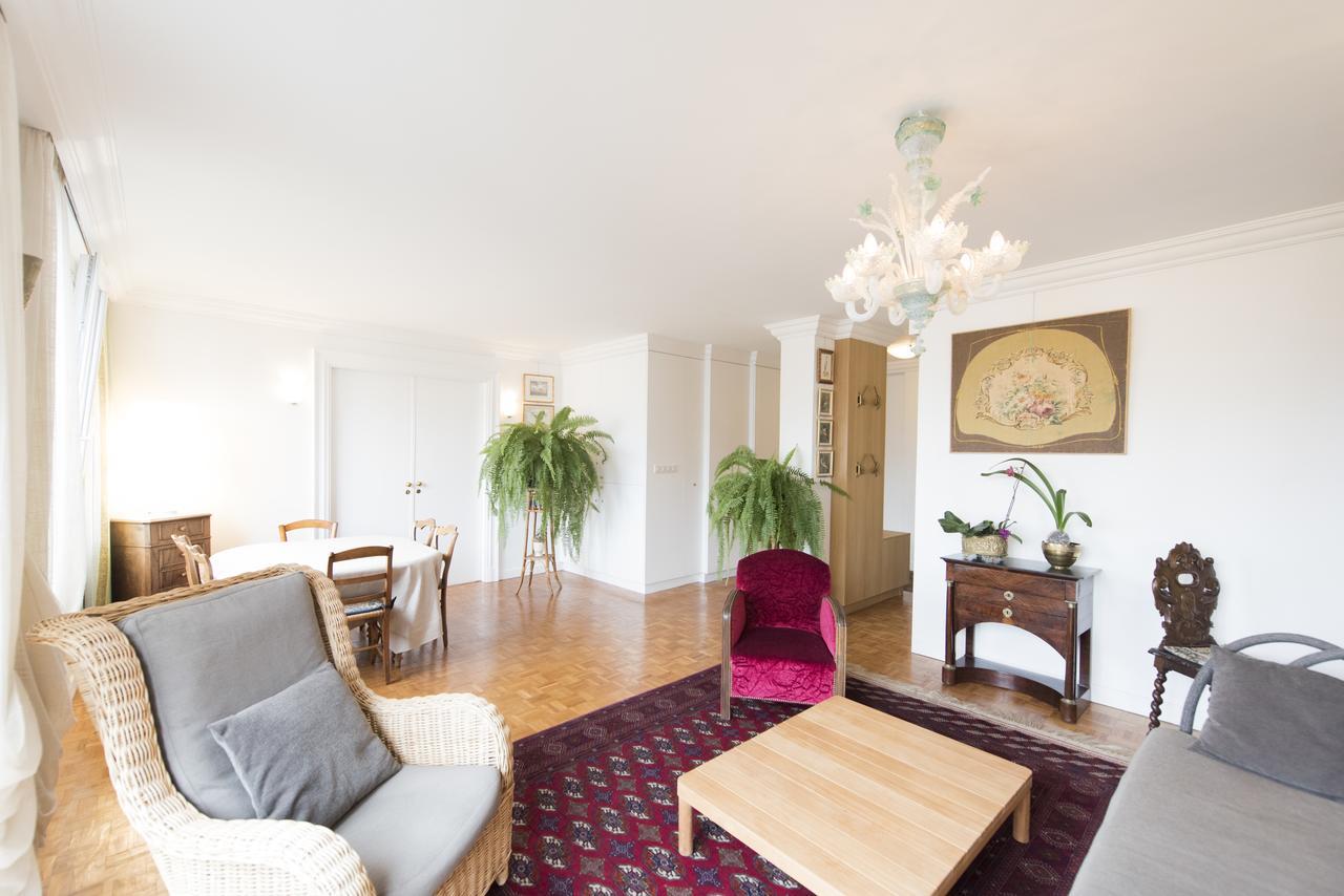 Veeve - Apartment Near Pont De Grenelle Париж Екстериор снимка